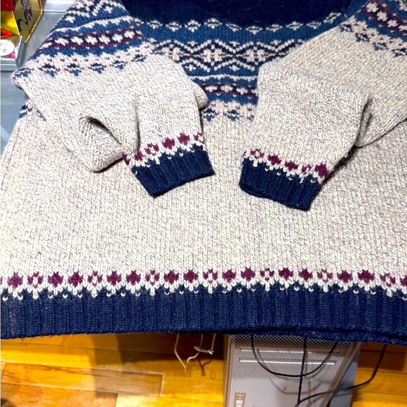 🏔️Rare 1990's Vintage Disney Ski Lodge Cream and Blue V-Neck Sweaters 100% Wool - Picture 12 of 16